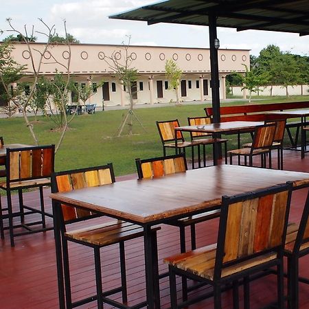 Surintara Resort Bagian luar foto