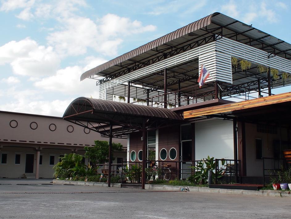 Surintara Resort Bagian luar foto